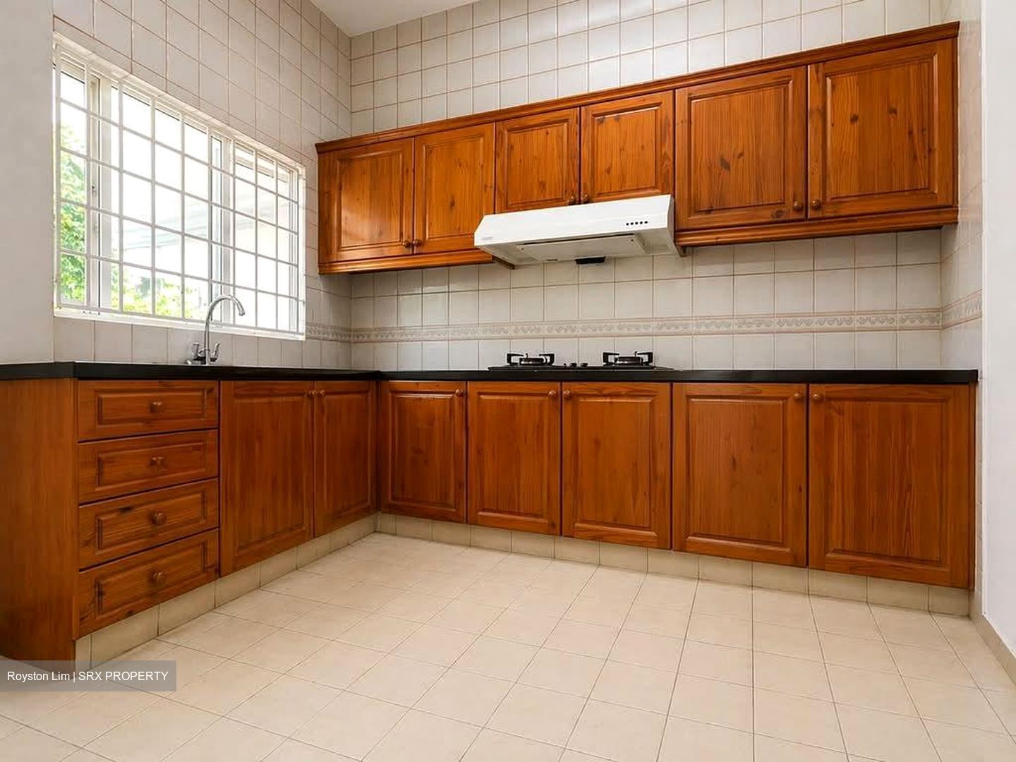 Flora Road (D17), Terrace #556216581